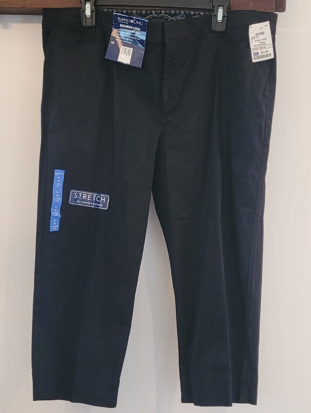 Bandolino Black Stretch Capris